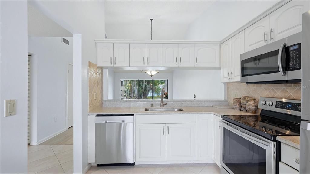 For Rent: $2,200 (2 beds, 2 baths, 1064 Square Feet)