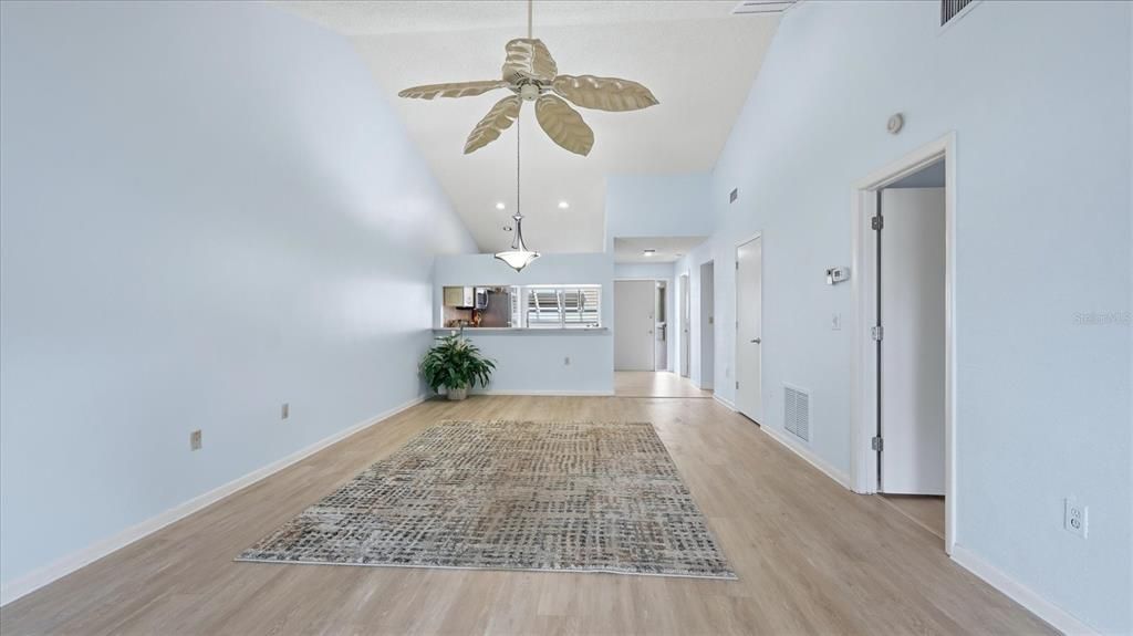 For Rent: $2,200 (2 beds, 2 baths, 1064 Square Feet)