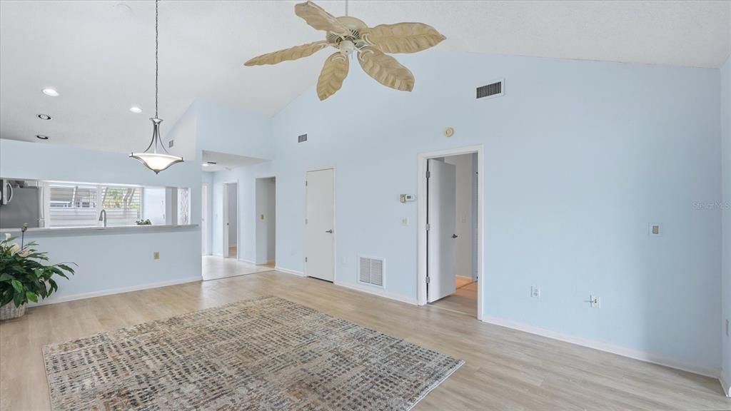 For Rent: $2,200 (2 beds, 2 baths, 1064 Square Feet)