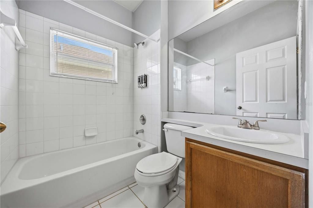 На продажу: $399,990 (3 спален, 2 ванн, 1922 Квадратных фут)