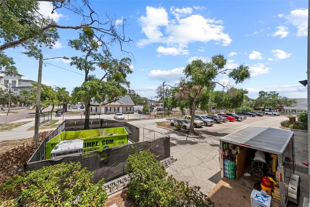 For Sale: $180,000 (2 beds, 2 baths, 894 Square Feet)