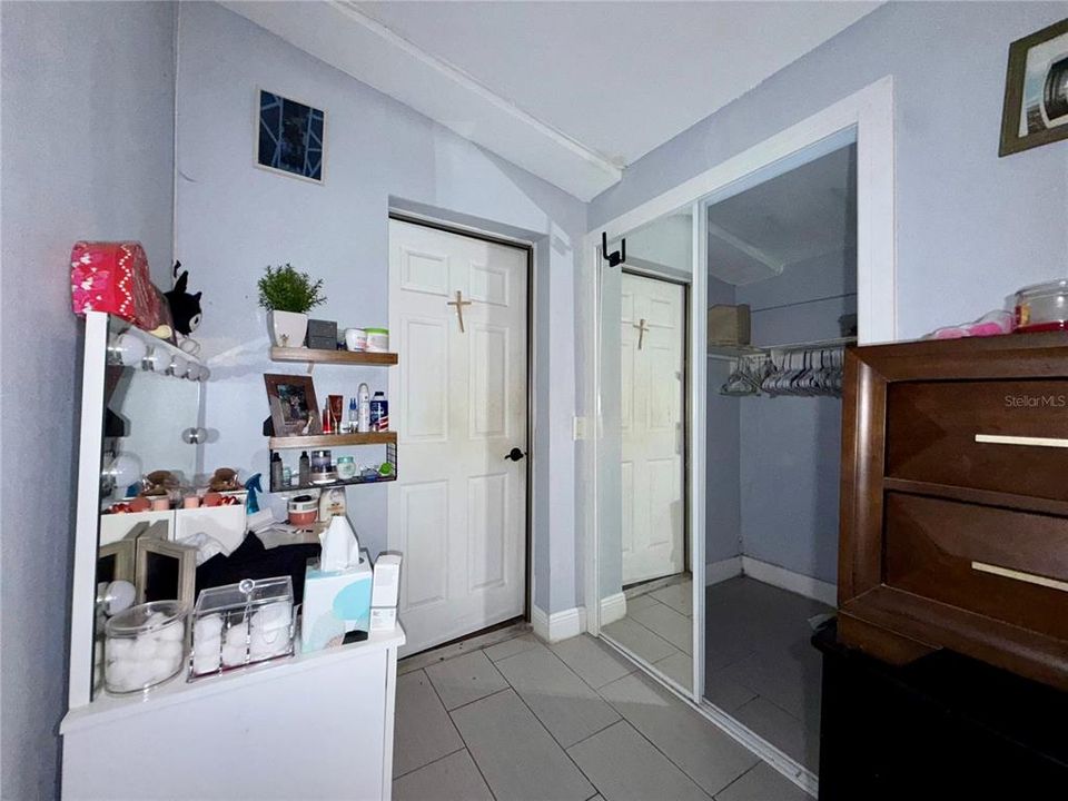 На продажу: $315,000 (4 спален, 2 ванн, 1280 Квадратных фут)