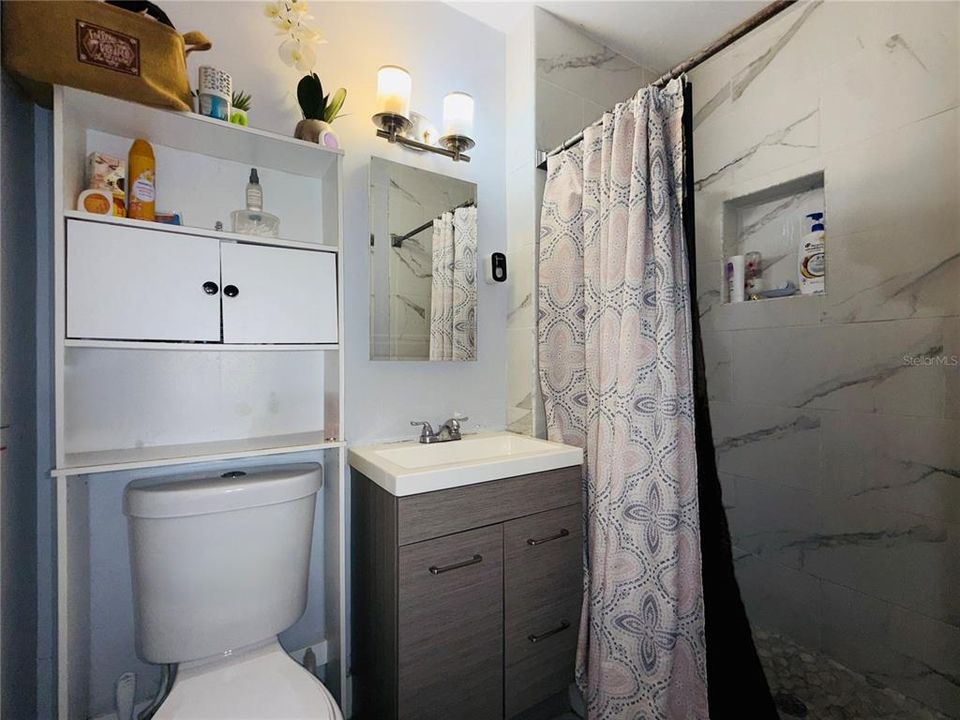 На продажу: $315,000 (4 спален, 2 ванн, 1280 Квадратных фут)