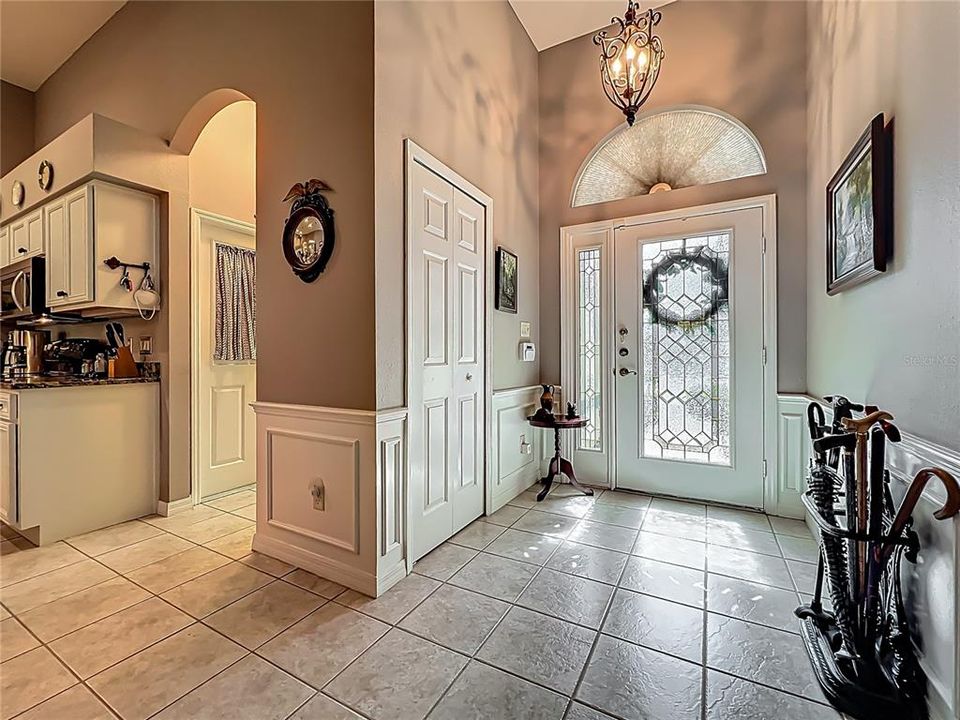 Active With Contract: $299,900 (2 beds, 2 baths, 2071 Square Feet)