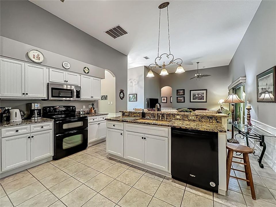 Active With Contract: $299,900 (2 beds, 2 baths, 2071 Square Feet)