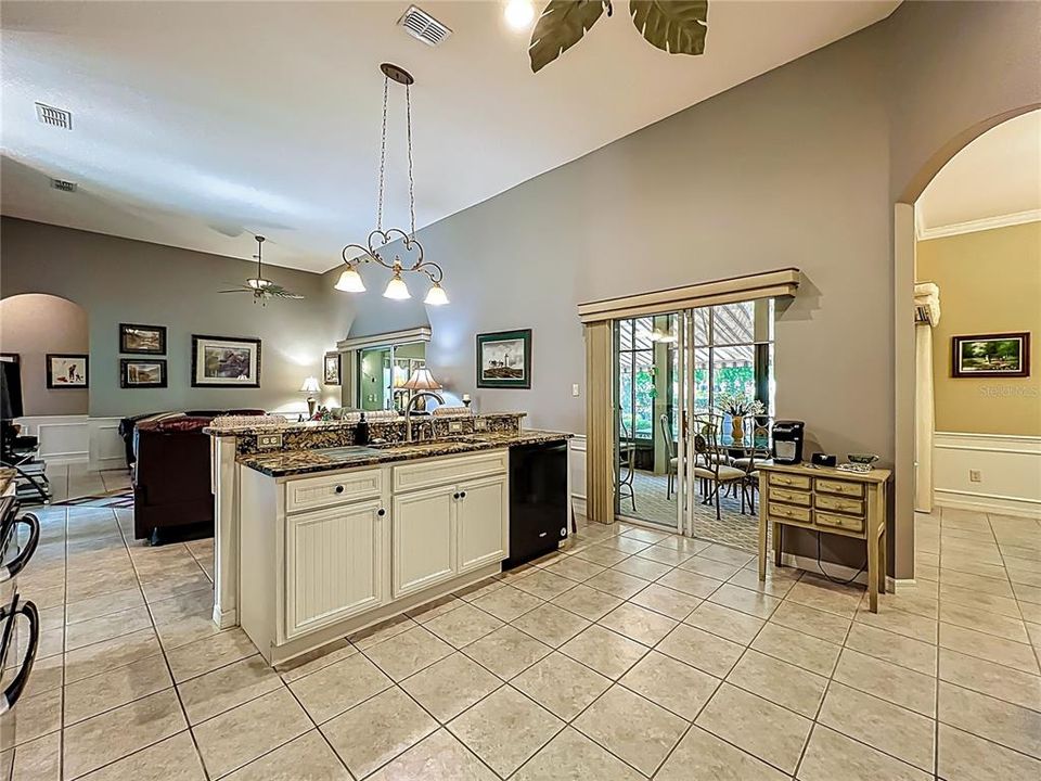 Active With Contract: $299,900 (2 beds, 2 baths, 2071 Square Feet)