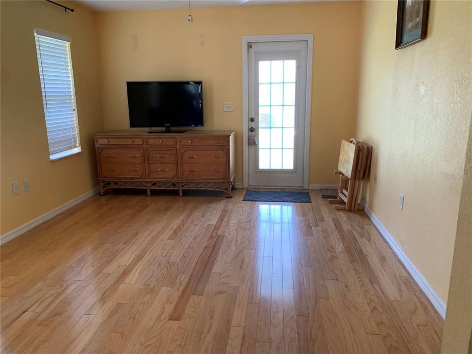 For Sale: $241,300 (2 beds, 2 baths, 1624 Square Feet)