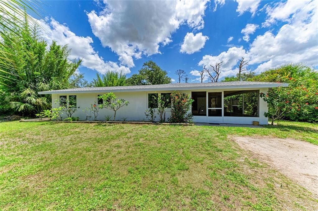 For Sale: $268,000 (3 beds, 2 baths, 1362 Square Feet)