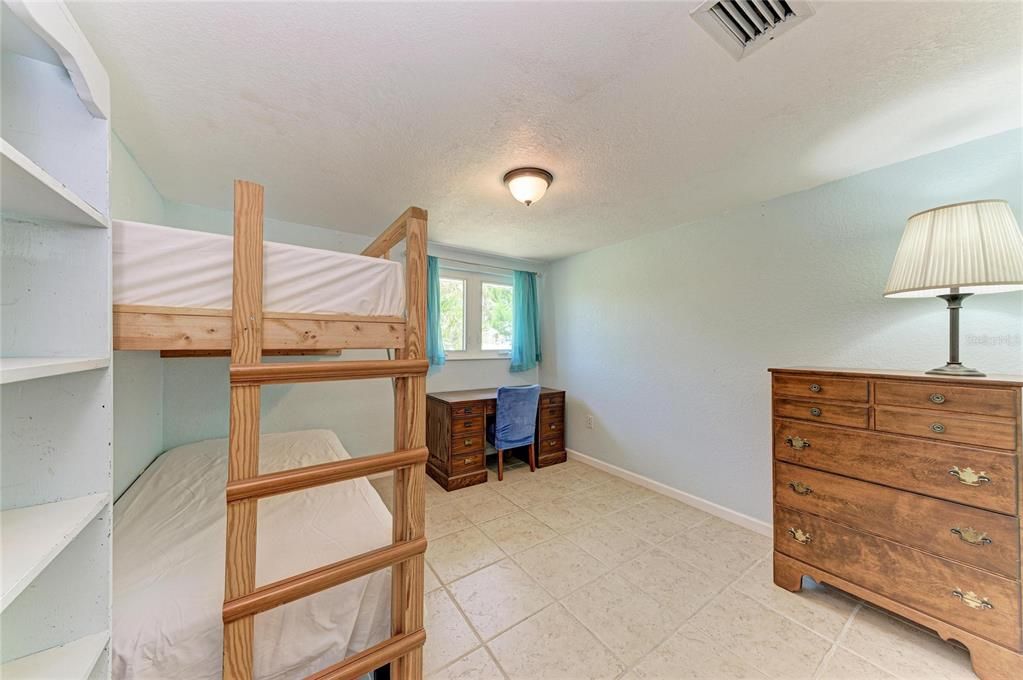 For Sale: $268,000 (3 beds, 2 baths, 1362 Square Feet)