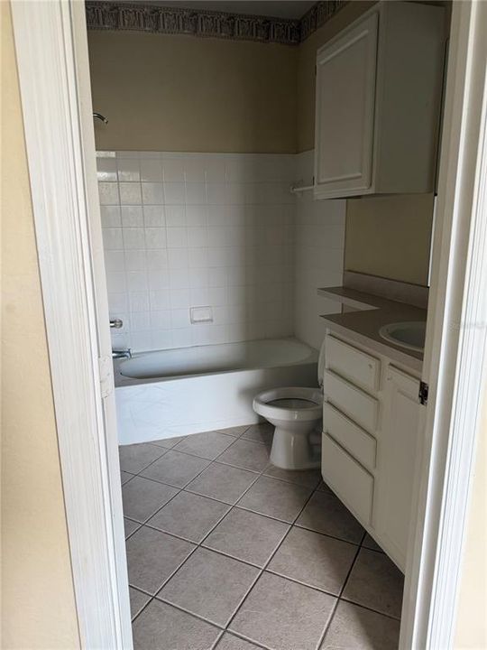 В аренду: $1,700 (2 спален, 2 ванн, 1064 Квадратных фут)
