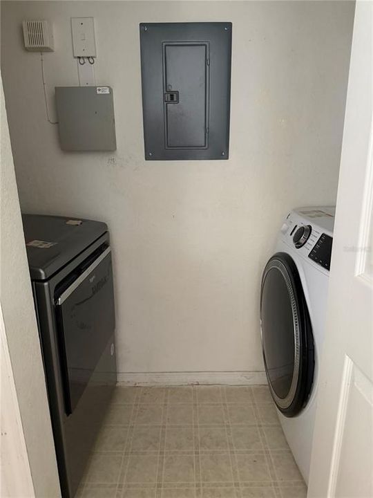 В аренду: $1,700 (2 спален, 2 ванн, 1064 Квадратных фут)