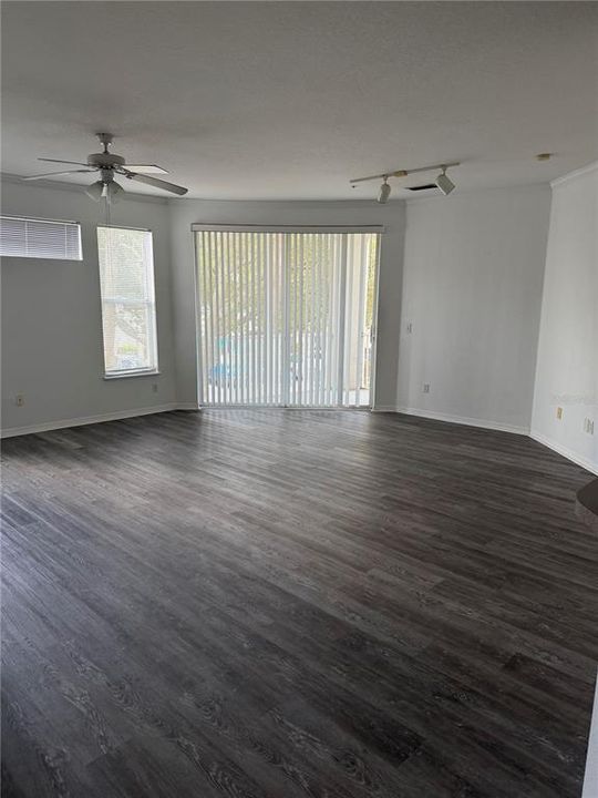 В аренду: $1,700 (2 спален, 2 ванн, 1064 Квадратных фут)