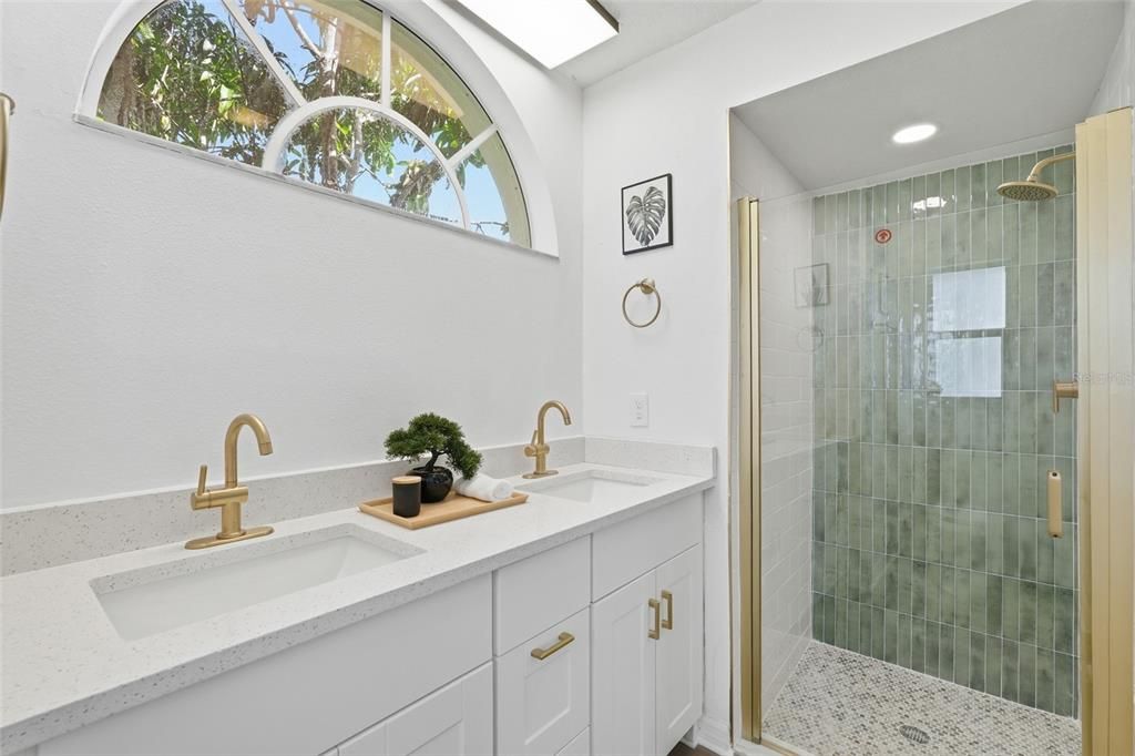 En Venta: $319,900 (3 camas, 2 baños, 1837 Pies cuadrados)