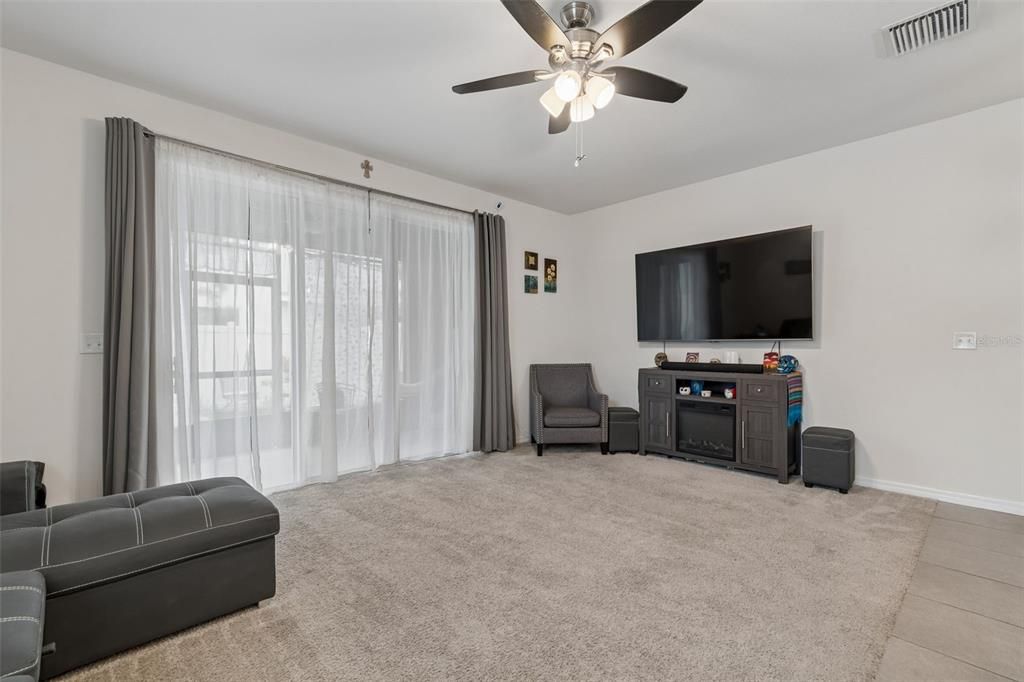 Active With Contract: $274,900 (3 beds, 2 baths, 1785 Square Feet)