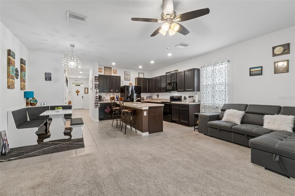 Active With Contract: $274,900 (3 beds, 2 baths, 1785 Square Feet)