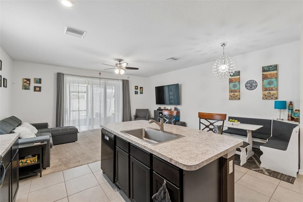 Active With Contract: $274,900 (3 beds, 2 baths, 1785 Square Feet)