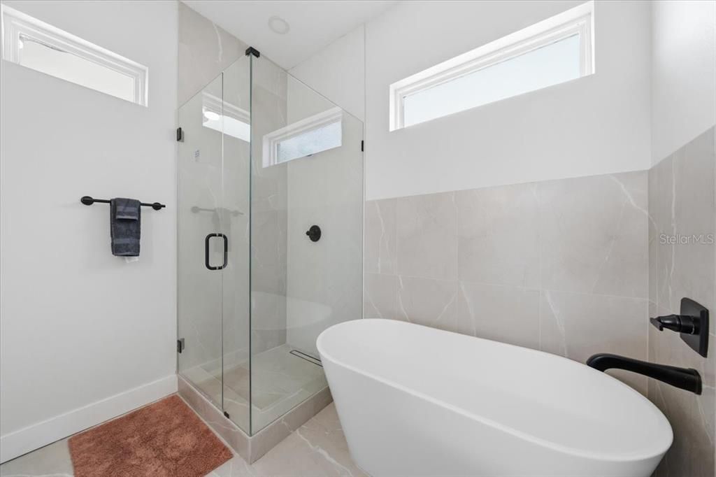 For Sale: $495,000 (4 beds, 2 baths, 1596 Square Feet)