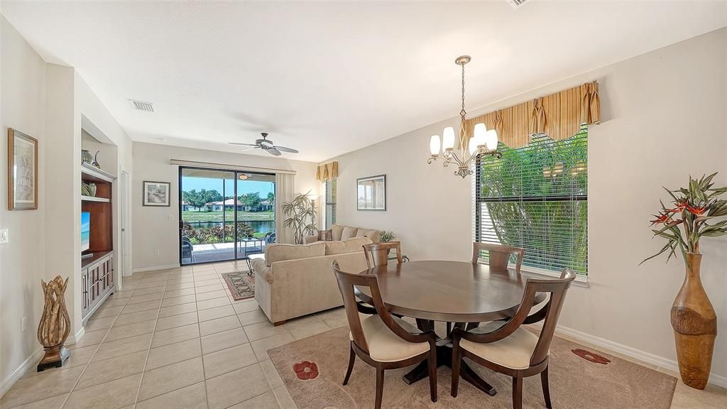 Activo con contrato: $369,900 (2 camas, 2 baños, 1600 Pies cuadrados)