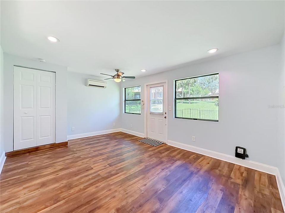 For Sale: $329,990 (3 beds, 2 baths, 1518 Square Feet)