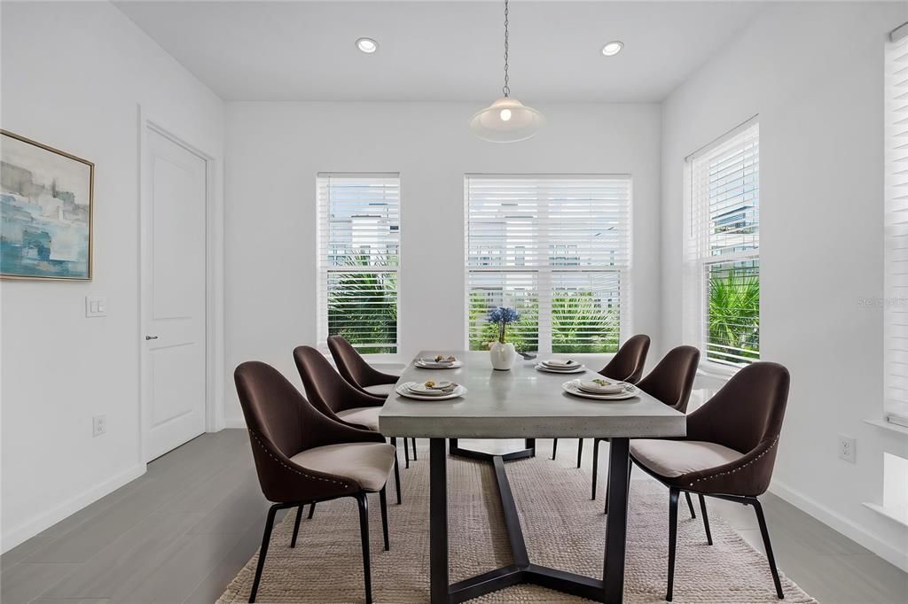 En Venta: $560,000 (3 camas, 3 baños, 1815 Pies cuadrados)