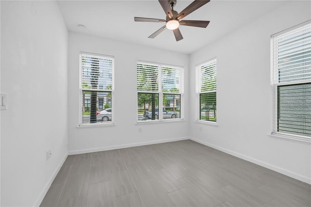 En Venta: $560,000 (3 camas, 3 baños, 1815 Pies cuadrados)