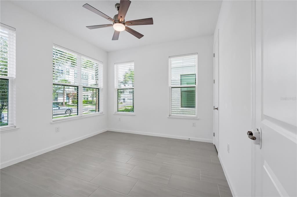En Venta: $560,000 (3 camas, 3 baños, 1815 Pies cuadrados)