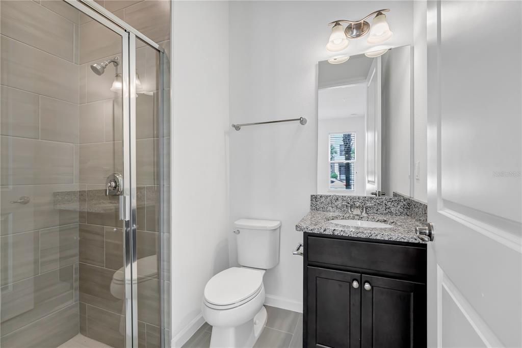 En Venta: $560,000 (3 camas, 3 baños, 1815 Pies cuadrados)