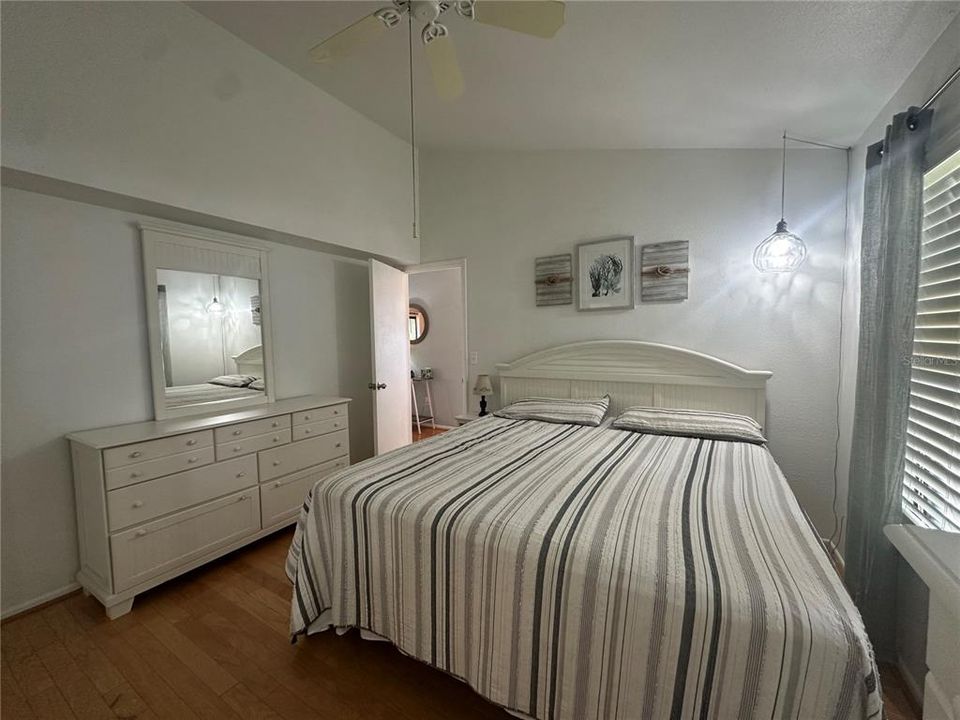 En Venta: $215,000 (2 camas, 2 baños, 1017 Pies cuadrados)