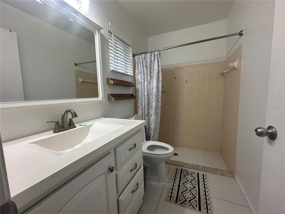 En Venta: $215,000 (2 camas, 2 baños, 1017 Pies cuadrados)