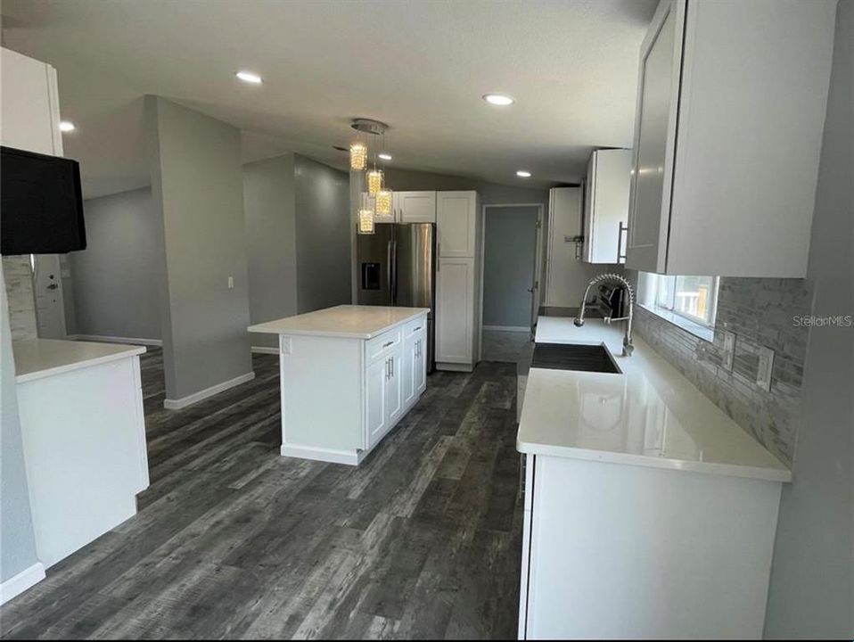 En Venta: $360,000 (4 camas, 2 baños, 1838 Pies cuadrados)