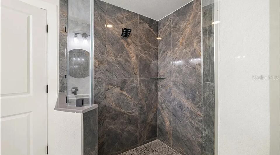 На продажу: $279,900 (3 спален, 2 ванн, 1221 Квадратных фут)