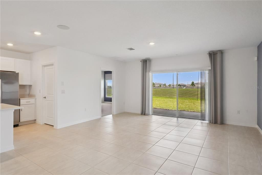 For Sale: $379,990 (4 beds, 2 baths, 2532 Square Feet)