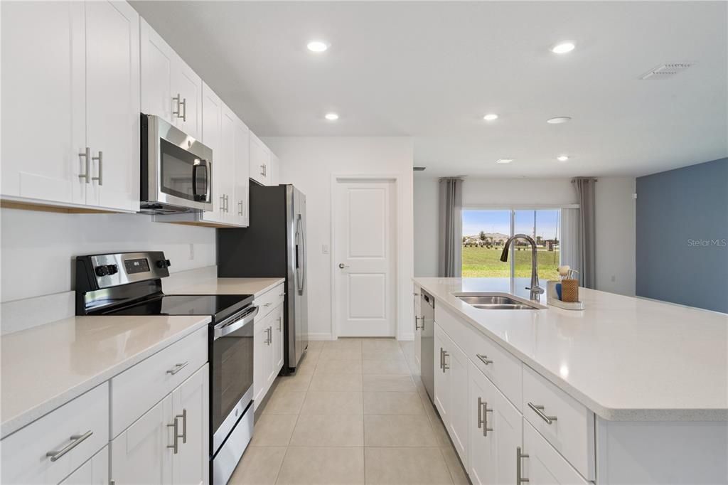 For Sale: $379,990 (4 beds, 2 baths, 2532 Square Feet)