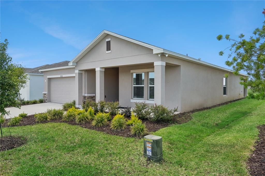 For Sale: $379,990 (4 beds, 2 baths, 2532 Square Feet)
