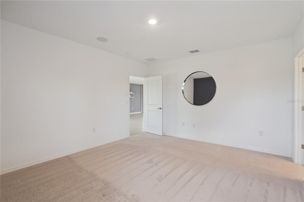 For Sale: $379,990 (4 beds, 2 baths, 2532 Square Feet)