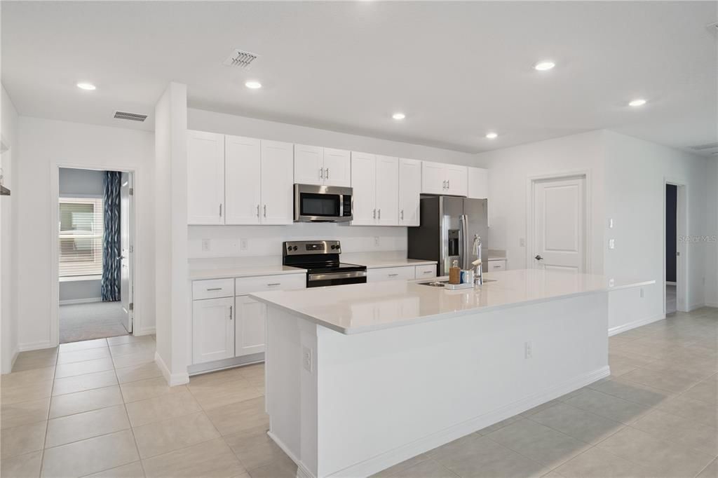 For Sale: $379,990 (4 beds, 2 baths, 2532 Square Feet)