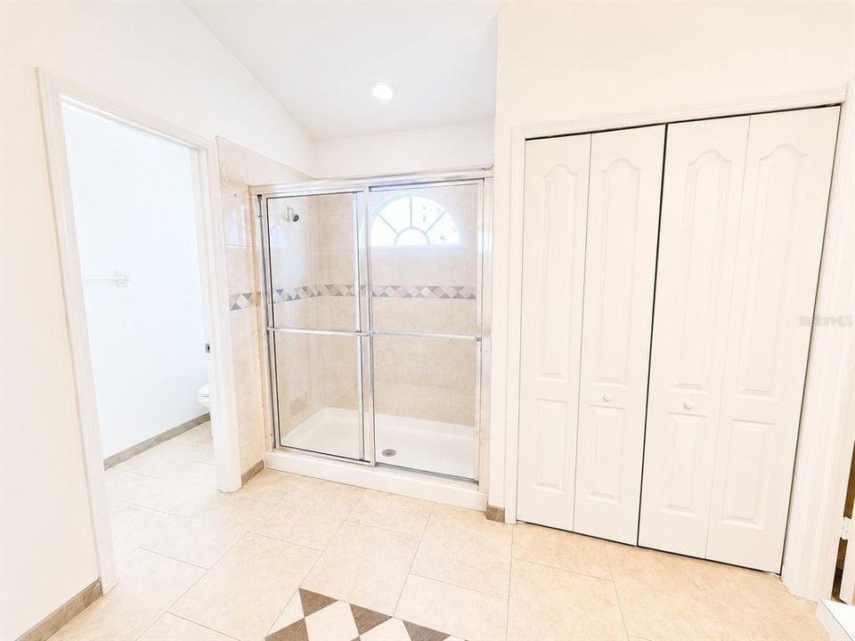 В аренду: $2,600 (4 спален, 2 ванн, 1685 Квадратных фут)