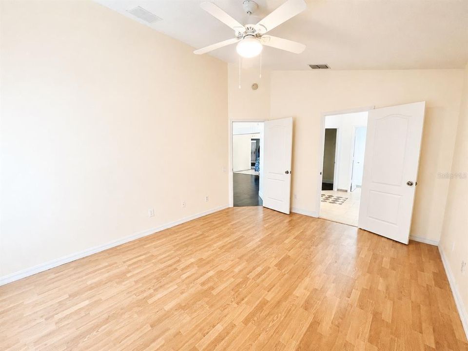 В аренду: $2,600 (4 спален, 2 ванн, 1685 Квадратных фут)