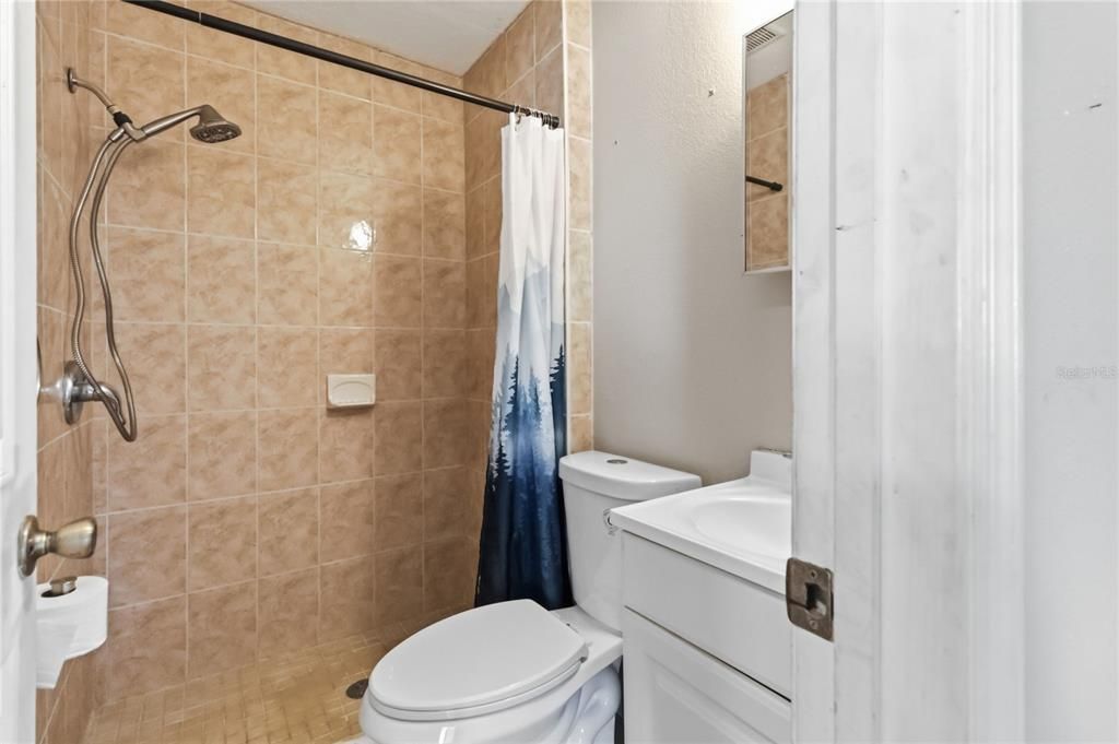 На продажу: $350,000 (4 спален, 3 ванн, 1444 Квадратных фут)