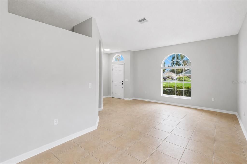 En Venta: $410,000 (3 camas, 2 baños, 1510 Pies cuadrados)