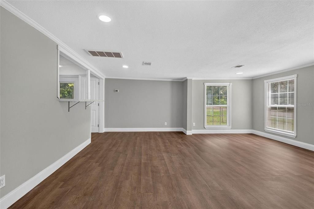 На продажу: $185,000 (2 спален, 1 ванн, 1027 Квадратных фут)