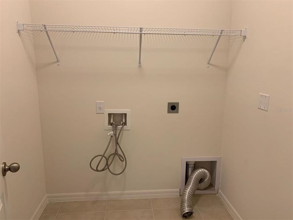 В аренду: $1,850 (3 спален, 2 ванн, 1690 Квадратных фут)
