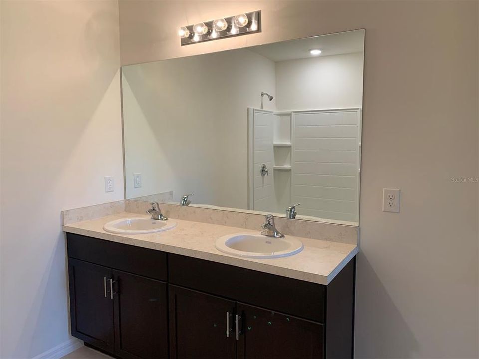 В аренду: $1,850 (3 спален, 2 ванн, 1690 Квадратных фут)
