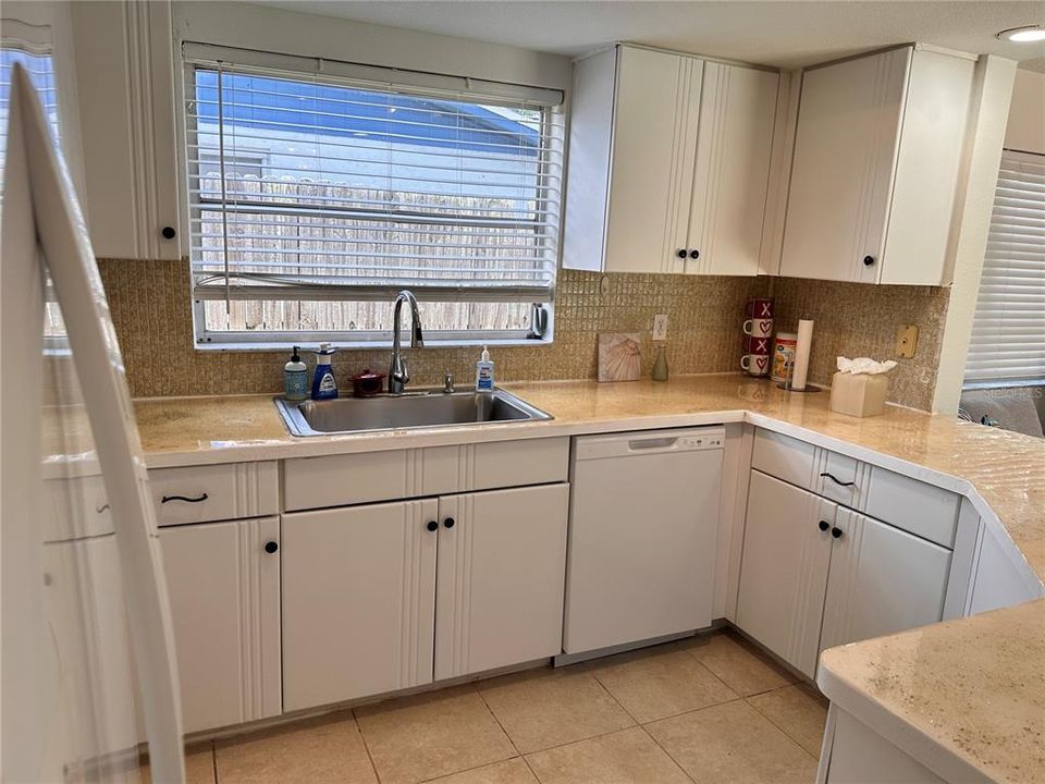 En Venta: $279,900 (3 camas, 2 baños, 1637 Pies cuadrados)
