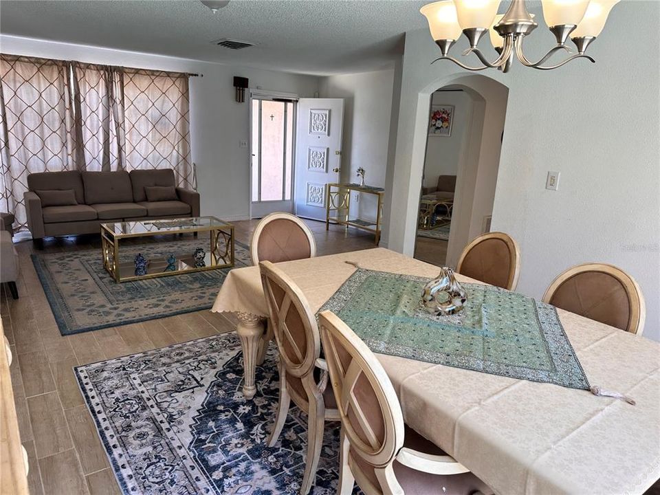 En Venta: $279,900 (3 camas, 2 baños, 1637 Pies cuadrados)