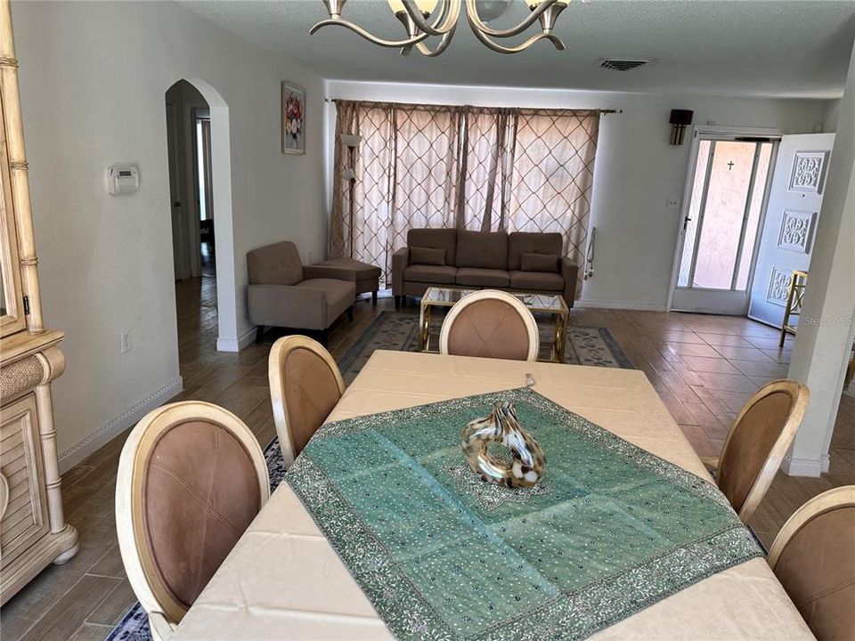En Venta: $279,900 (3 camas, 2 baños, 1637 Pies cuadrados)