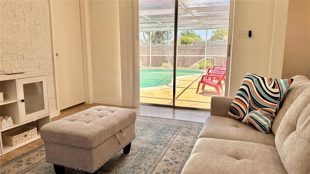 En Venta: $279,900 (3 camas, 2 baños, 1637 Pies cuadrados)