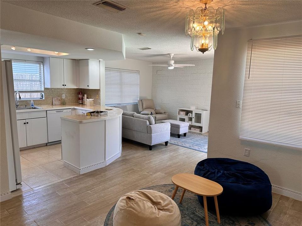 En Venta: $279,900 (3 camas, 2 baños, 1637 Pies cuadrados)