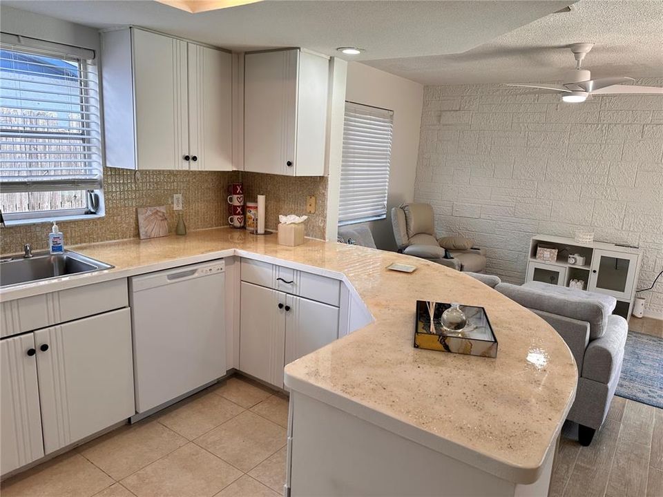 En Venta: $279,900 (3 camas, 2 baños, 1637 Pies cuadrados)