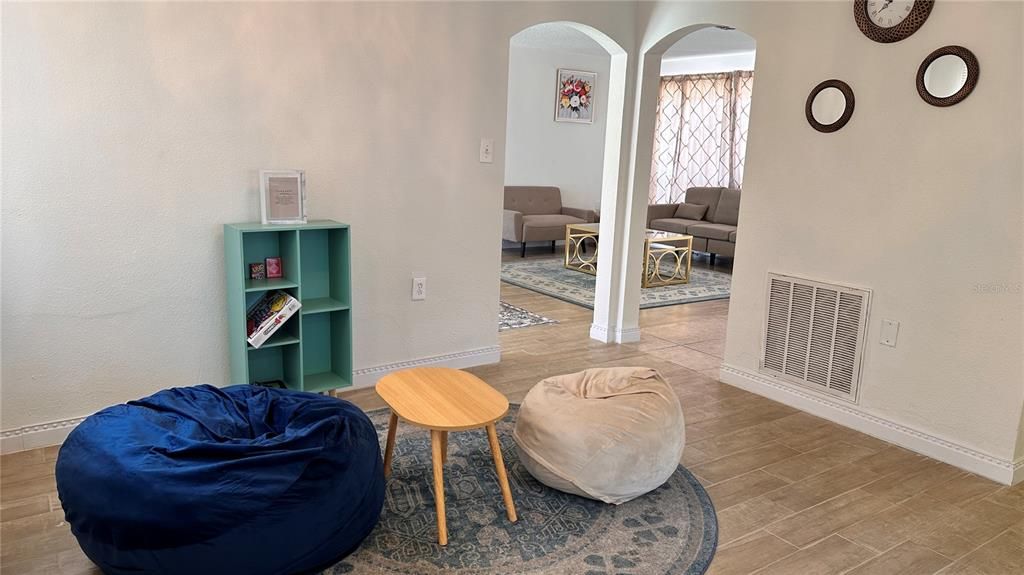 En Venta: $279,900 (3 camas, 2 baños, 1637 Pies cuadrados)